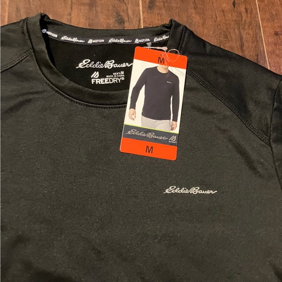 * NEW * Eddie Bauer Men’s Long Sleeve Active Tee - M - Picture 3 of 5